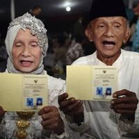 gadis-cantik-di-batang-nikahi-pria-difabel-tak-gentar-meski-ditolak-keluarga