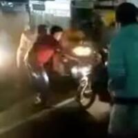 berantem-saling-adu-jotos-itu-sih-sudah-biasa-coba-cara-ini-lebih-anti-mainstream