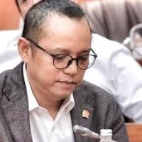 politikus-pdip-kritik-banyak-komisaris--rasa--direksi-di-bumn