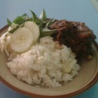 satu---satunya-nasi-bebek-madura-bumbu-hitam-di-kota-solo