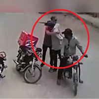 pelaku-begal-balikin-barang-yang-dirampas-dan-beri-pelukan-lihat-tangisan-korban