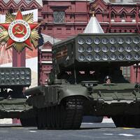 prabowo-berpose-bersama-menhan-china-di-sela-parade-militer-rusia