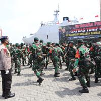 kapolda-sumut-hadiri-upacara-pemberangkatan-satgas-yonif-raider