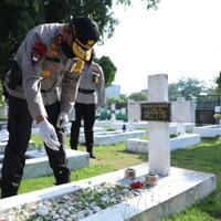 kapolda-sumut-ziarah-ke-taman-makam-pahlawan