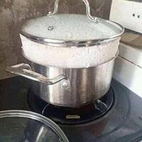 8-foto-momen-awkward-di-dapur