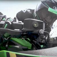 ternyata-power-kawasaki-zx25r-setara-dengan-power-moge-ini