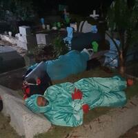 curhat-polisi-makamkan-70-jenazah-covid-19-hingga-tertidur-di-kuburan