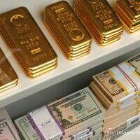 emas-kehilangan-kekuatan-investor-beralih-sejenak-ke-dollar