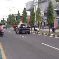 pesepeda-keluhkan-jalur-sepeda-miliaran-di-medan-jadi-tempat-parkir-liar