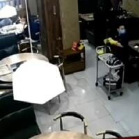 pergoki-istri-makan-malam-bersama-selingkuhan-suami-menghajar-mereka-hingga-pingsan