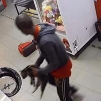 pria-ini-tertangkap-cctv-bunuh-3-kucing-dimasukkan-ke-mesin-cuci