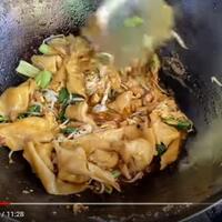 viral-pangsit-goreng-lek-gino-mau-beli-antre-4-hari-sampai-2-minggu