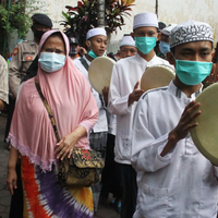 sembuh-dari-covid-19-pasutri-di-malang-disambut-hadrah