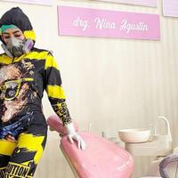 poster-hari-anak-nasional-siswa-i-sd-berpeci--berjilbab-tvri-diprotes-warganet