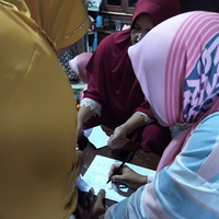 kondangan-amplop-langsung-dibuka-didepan-tamu-new-normal-hajatan-kembali-normal