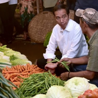 pedagang-curhat-omzet-turun-jokowi-di-negara-lain-nggak-laku