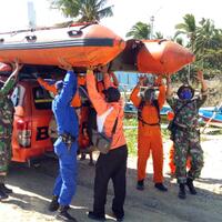posal-pancer-dan-tim-gabungan-sar-laksanakan-pencarian-korban-laka-laut