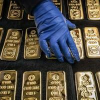 emas-mencatat-tertinggi-terbaru-1050-dari-rekor