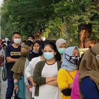 warga-padati-jakarta-international-velodrome-bablas-tanpa-jaga-jarak