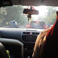 ganjil-genap-diberlakukan-ini-cara-pekerja-menyiasatinya-saat-ngantor