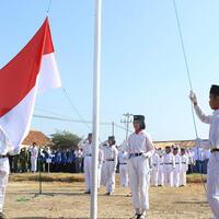 ketemu-cewek-agresif-ketika-upacara-17--an-auto-gak-fokus-gan