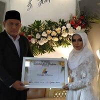 nggak-biasa-pria-ini-nikah-pakai-google-adsense-dan-hosting-web-unlimited