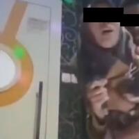 kepala-desa-main-peluk-istri-kepala-dusun-di-tempat-karaoke-ingat-mati-pak