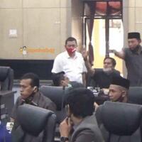 sukrowardi-samakan-tatib-dengan-alqur-an-rapat-paripurna-dprd-banjarmasin--meledak