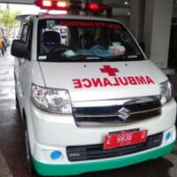 mobil-ambulance-dihalangi-pasien-pun-meninggal-di-perjalanan