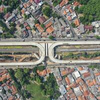 anies-minta-genteng-rumah-warga-di-sekitar-flyover-lenteng-agung-dicat-satu-warna