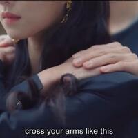 butterfly-hug--adegan-dalam-drama-korea-yang-memiliki-arti-simak-penjelasannya