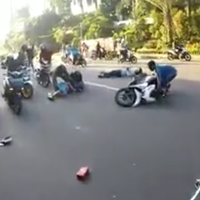 detik-detik-goweser-tertabrak-motor-kalau-begini-siapa-yang-salah