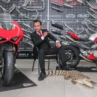 ducati-langka-miliaran-masuk-indonesia-foto-bareng-buaya