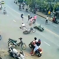 sok-jago-aksi-jambret-di-jalanan-ramai-bikin-geregetan-pelaku-panen-gebukan