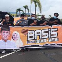 berbagi-bubur-relawan-insani-disambut-antusias-warga-batam