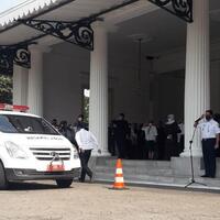 azas-tigor-kritik-anies-yang-bawa-jenazah-saefullah-ke-balai-kota-dki