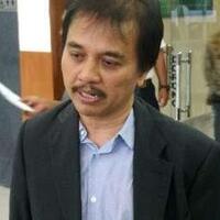 gegara-ikan-hiu-makan-tomat-kaesang--kementerian-pupr-disentil-roy-suryo