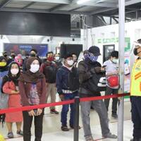 mulai-hari-ini-masker-scuba-dilarang-di-krl-kci-turunkan-4700-petugas-pengawas