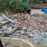 viral-rumah-dirobohkan-anak-gegara-ibu-belum-bayar-utang-ini-faktanya