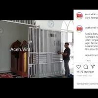 cegah-orang-gila-bunuh-ulama-masjid-pasang-pagar-besi-di-depan-mimbar