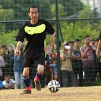 modal-cantik-ini-rela-keluar-dari-zona-nyaman-untuk-jadi-pelatih-sepak-bola