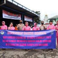 kasetukpa-lemdiklat-polri-kunjungi-korban-banjir-di-sukabumi