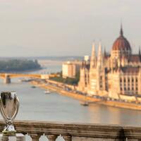 siapa-apes-di-budapest