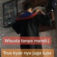 waduh-kepalang-santuy-mahasiswa-ini-wisuda-sambil-tidur-di-sofa