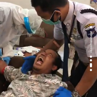 viral-video-dua-pria-quotberhati-rintoquot-takut-sama-jarum-suntik--gak-percaya