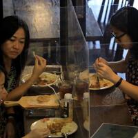 duh-200-ribu-pekerja-restoran-mendadak-nganggur