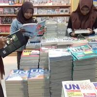 5-alasan-orang-indonesia-malas-membaca-dan-minim-literasi-miris-gan