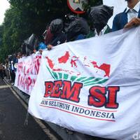 tolak-ruu-cipta-kerja-bem-si-nyatakan-mosi-tidak-percaya-ke-jokowi-dpr