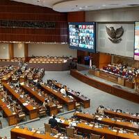tok-omnibus-law-cipta-kerja-resmi-disahkan-di-paripurna-dpr