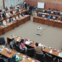 sempat-rapat-di-dpr-dua-anggota-komisi-vi-positif-covid-19